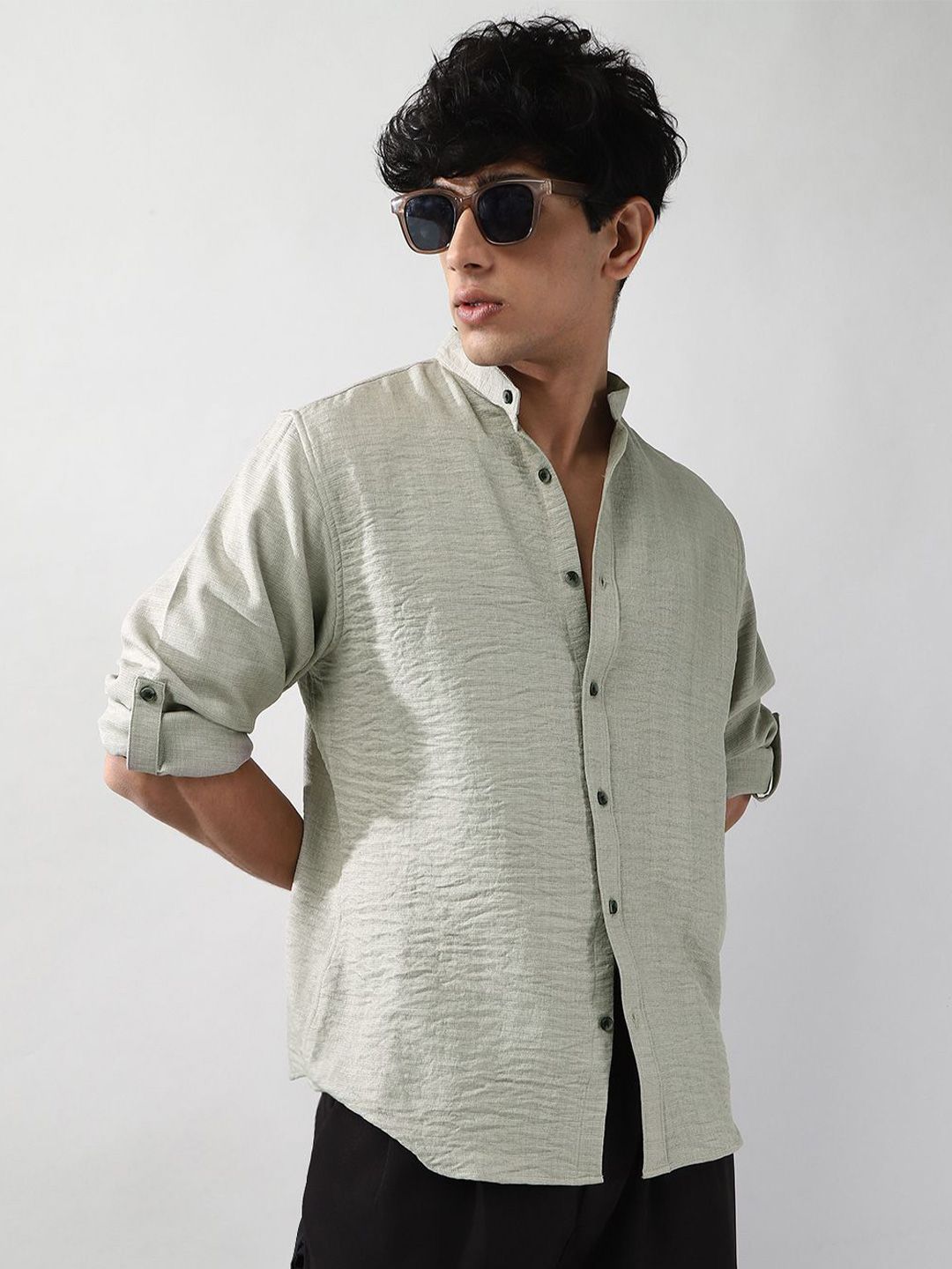 Urbano Fashion Men Beige Solid Linen Full Sleeve Relaxed Fit Mandarin Collar Casual Shirt