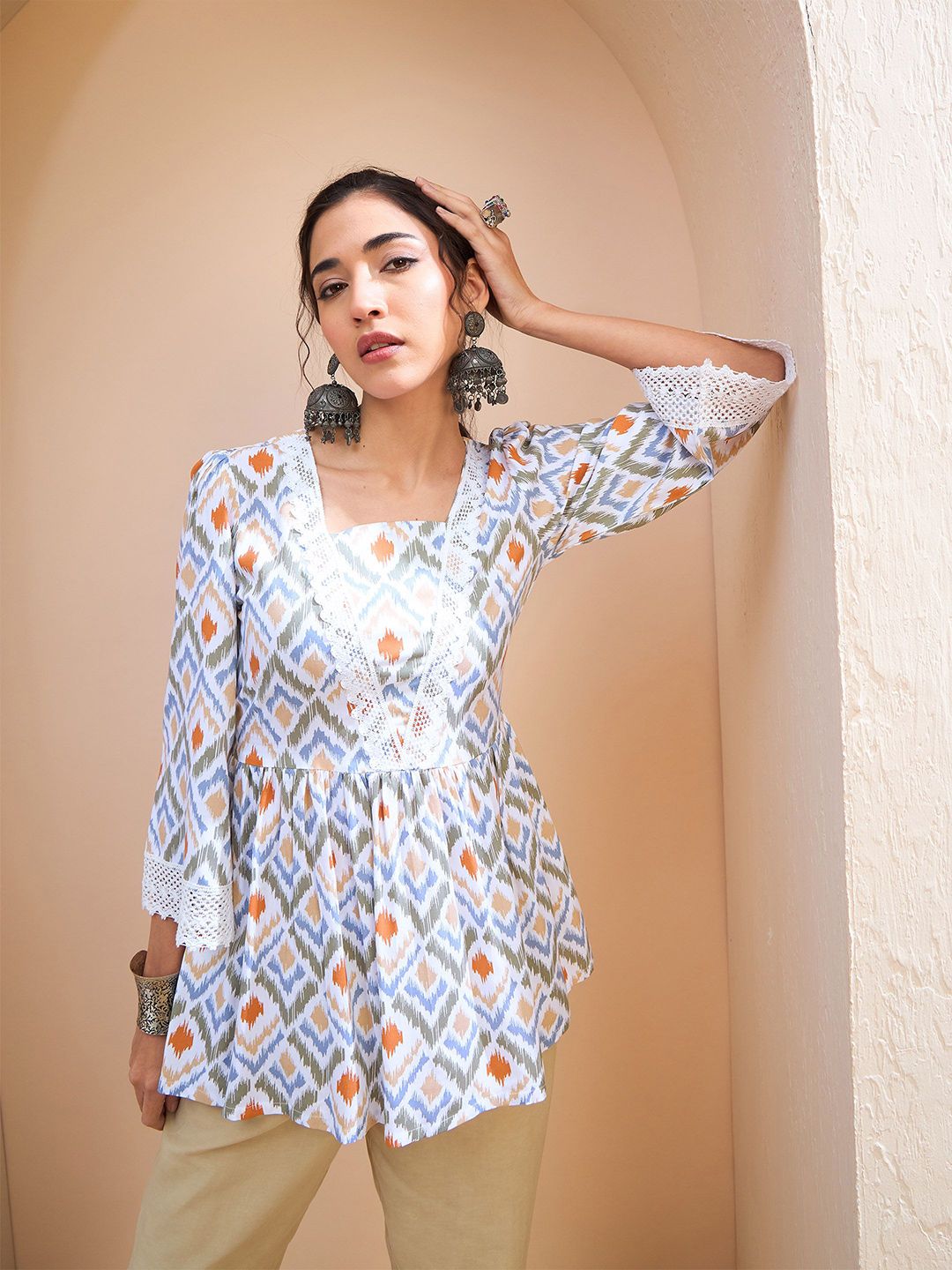Shae by SASSAFRAS Geometric Printed V-Neck Angrakha Kurti