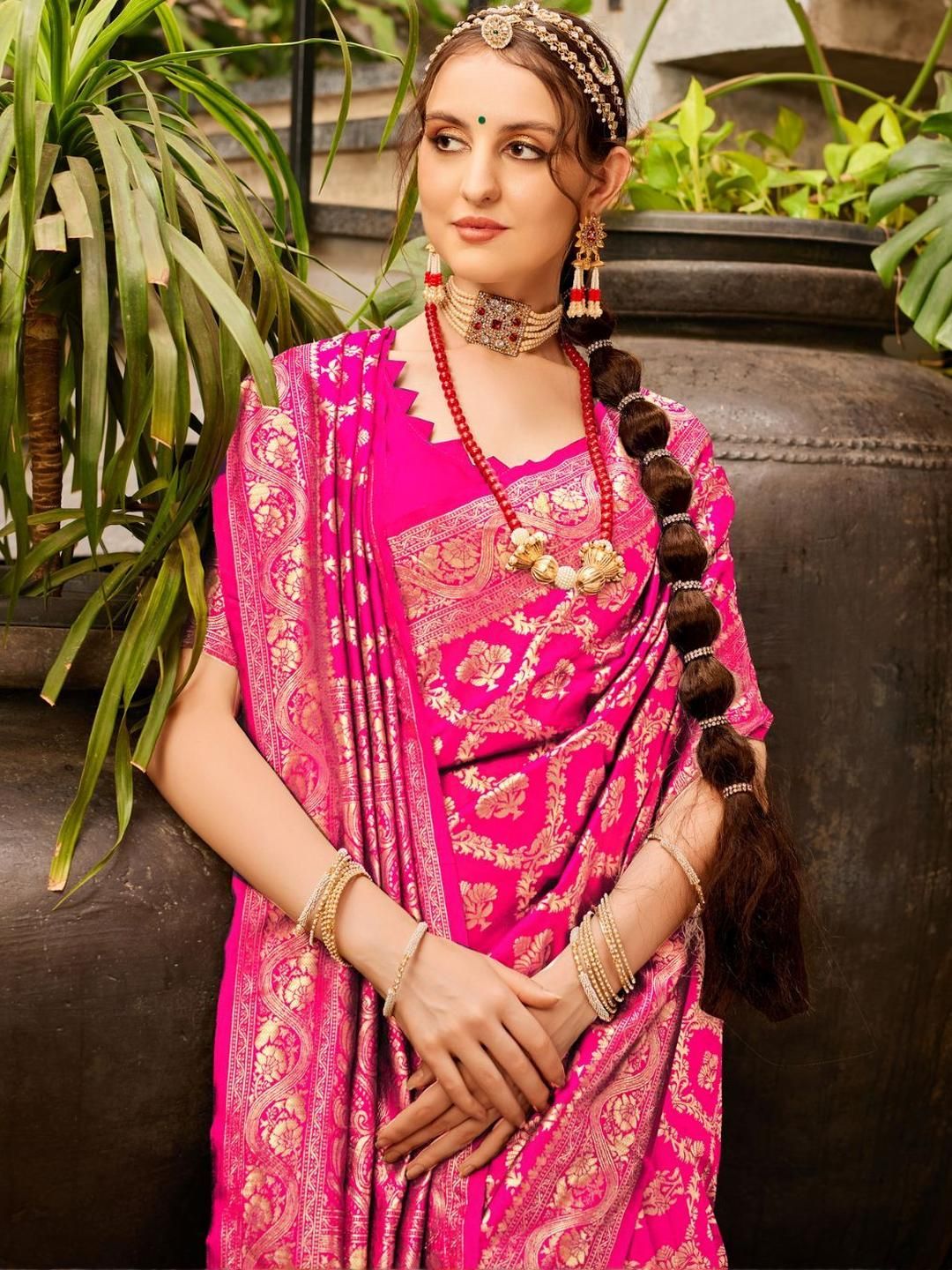 KALINI Woven Design Zari Silk Blend Banarasi Saree