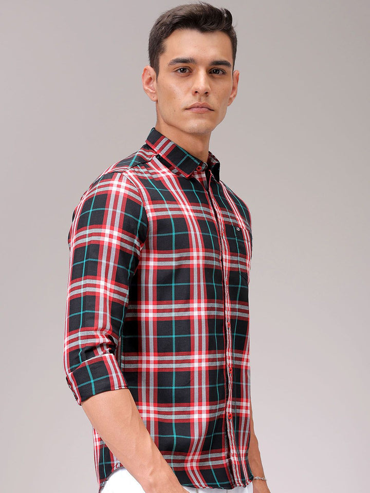 The Indian Garage Co Men Cutaway Collar Checked Cotton Slim Fit Casual Shirt