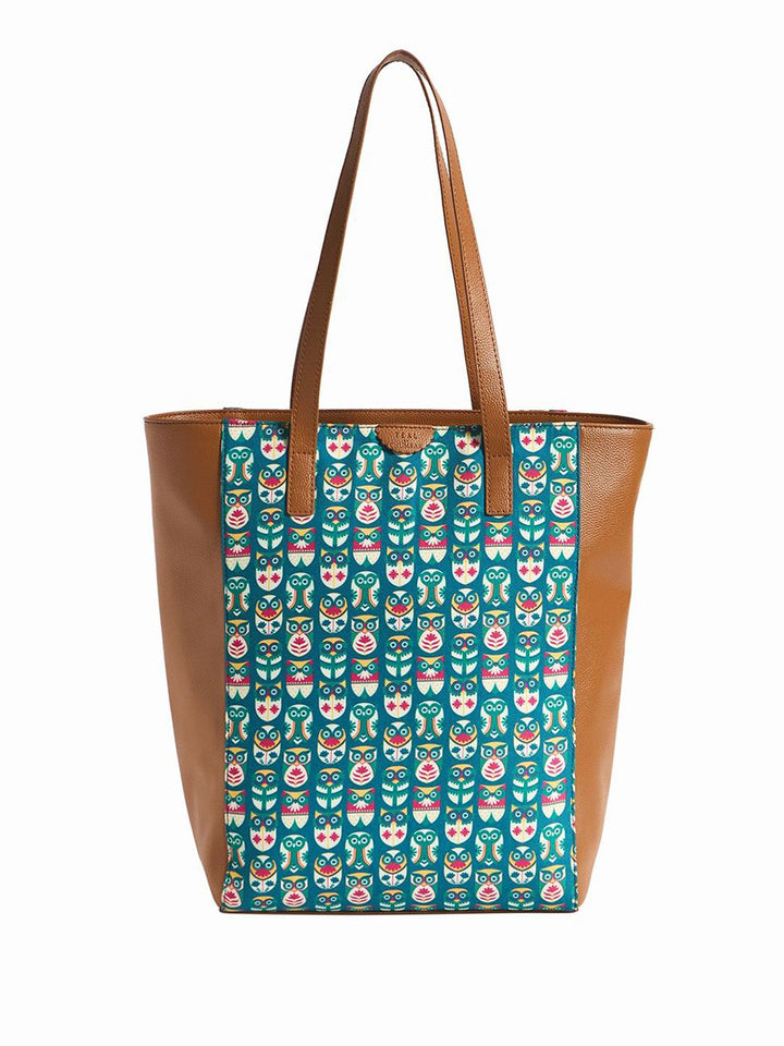 TEAL BY CHUMBAK Printed Oversized Bucket Tote Bag with Tasselled