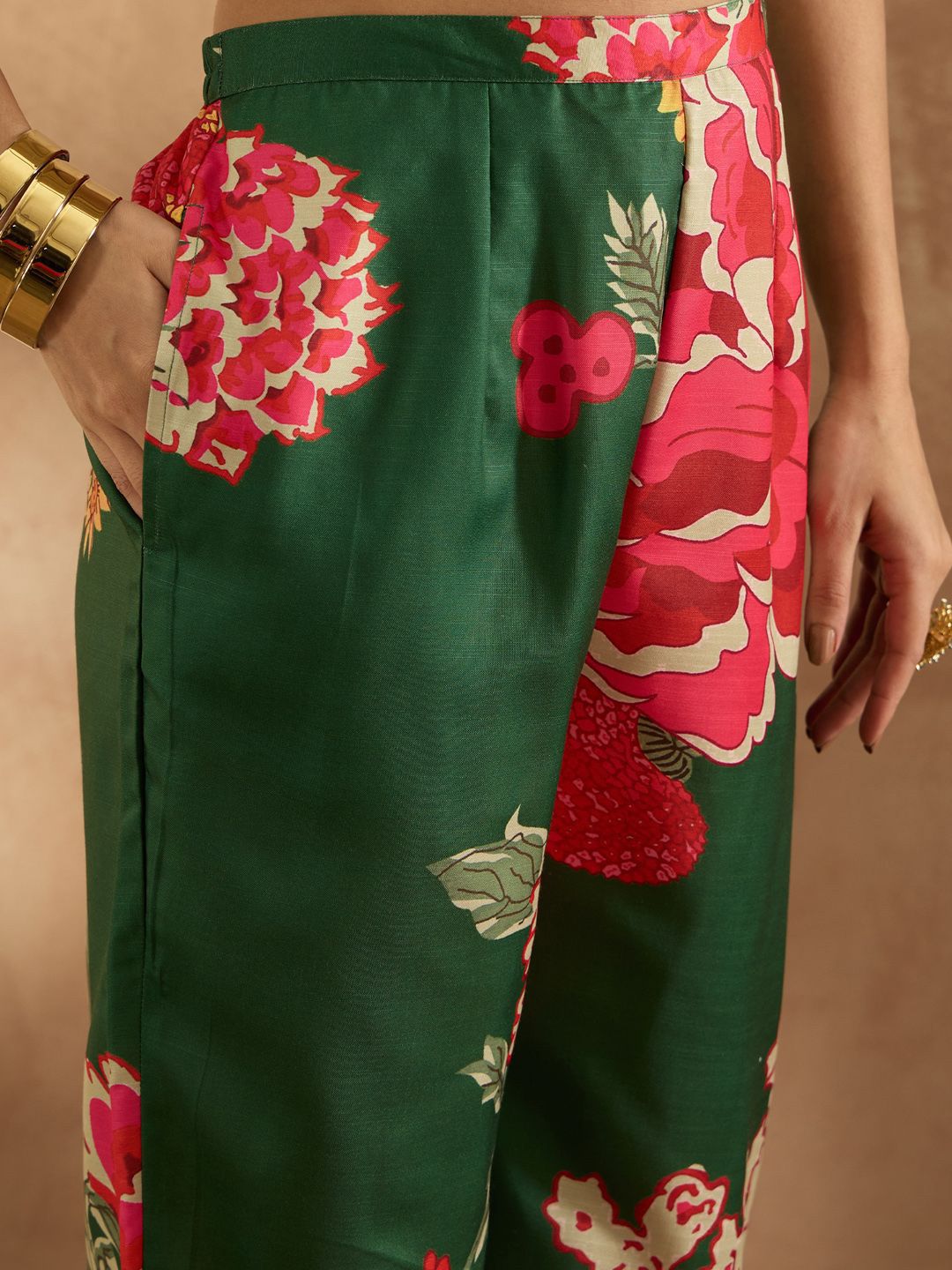 Indo Era Women Floral Printed Regular Kurta with Trousers