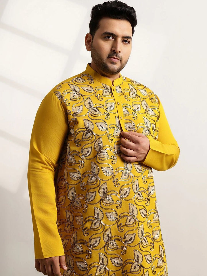SOJANYA PLUS Men Ethnic Motifs Printed Regular Kurta with Trousers