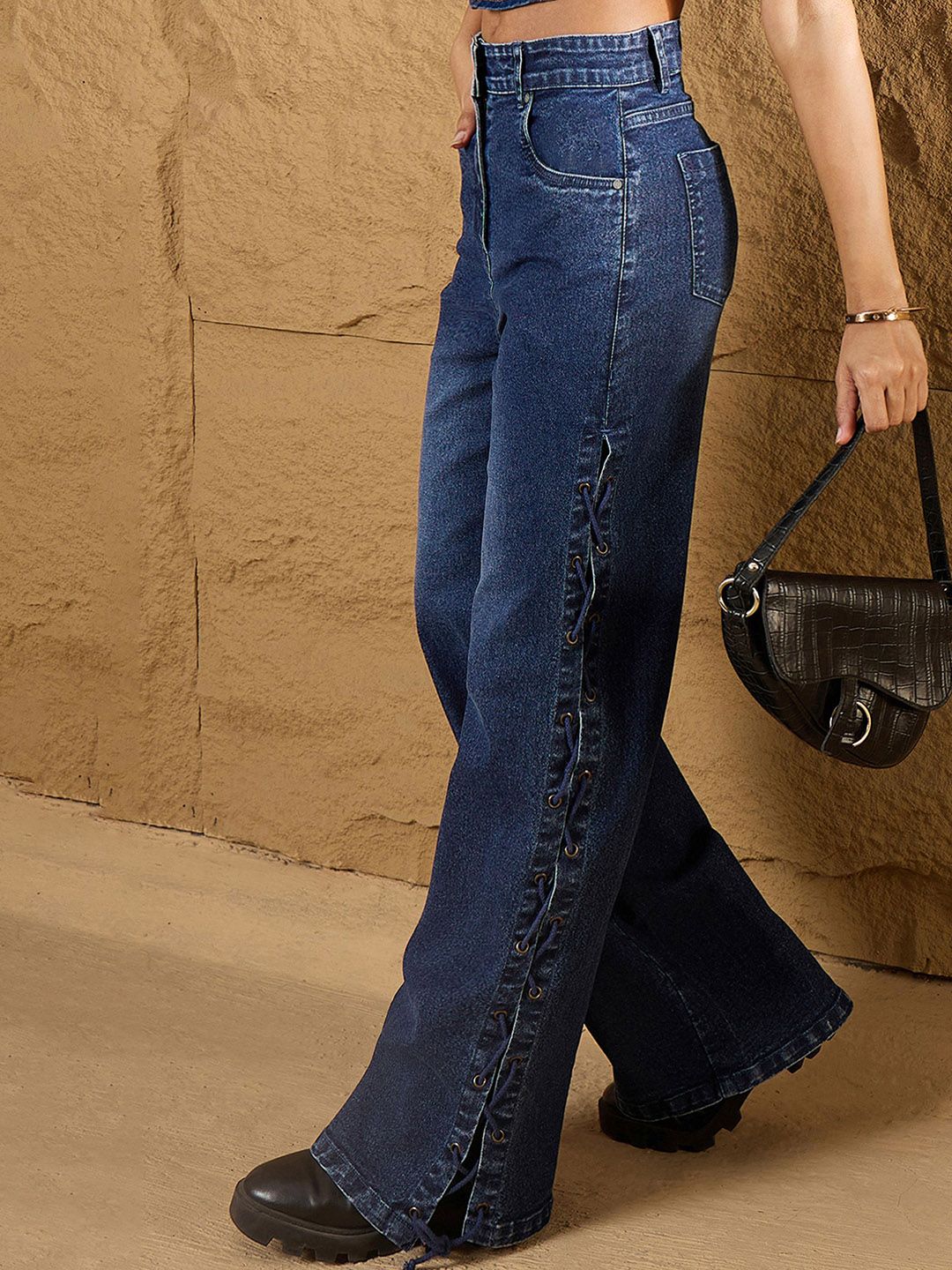 SASSAFRAS Women Straight Fit High-Rise Low Distress Stretchable Jeans