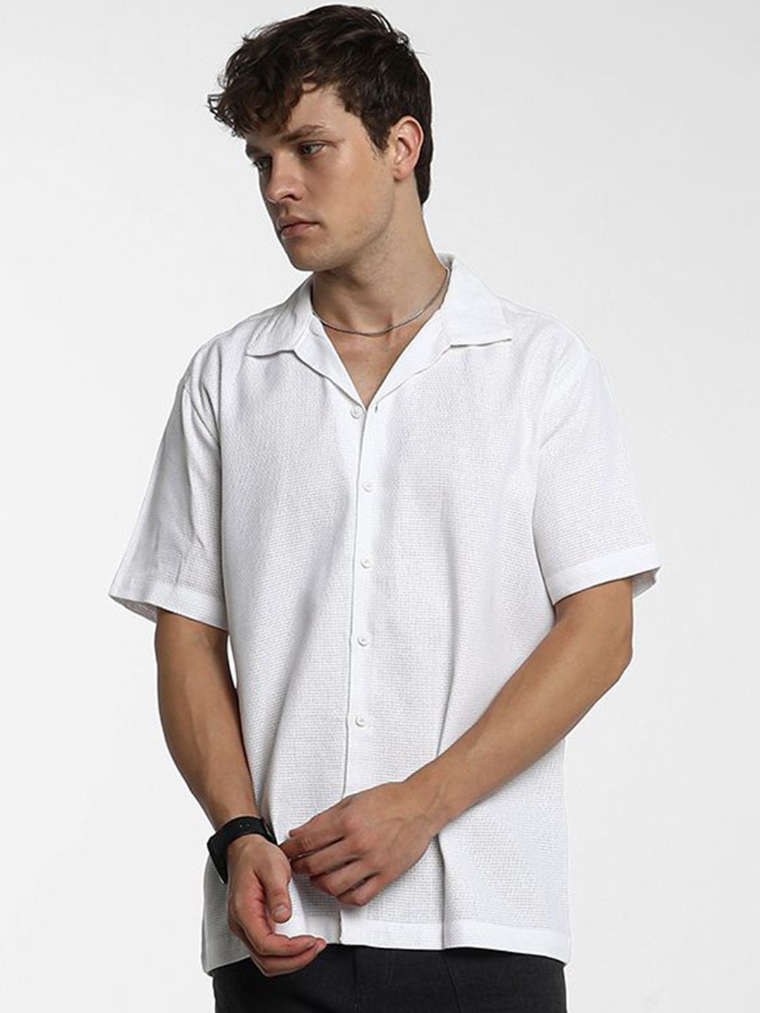 Campus Sutra Men Comfort Spread Collar Textured Polycotton Casual Shirt