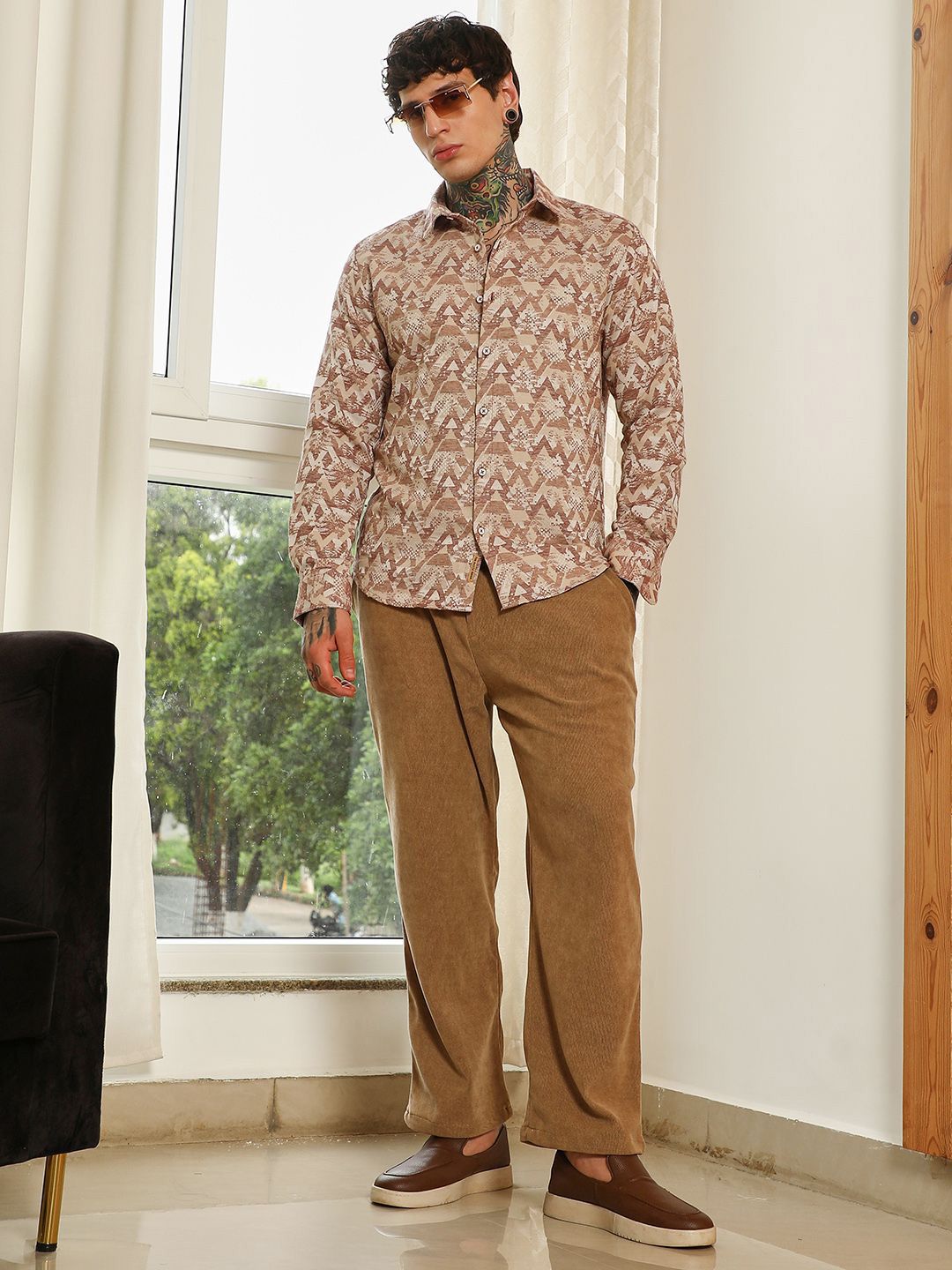 Campus Sutra Comfort Chevron Printed Spread Collar Casual Shirt