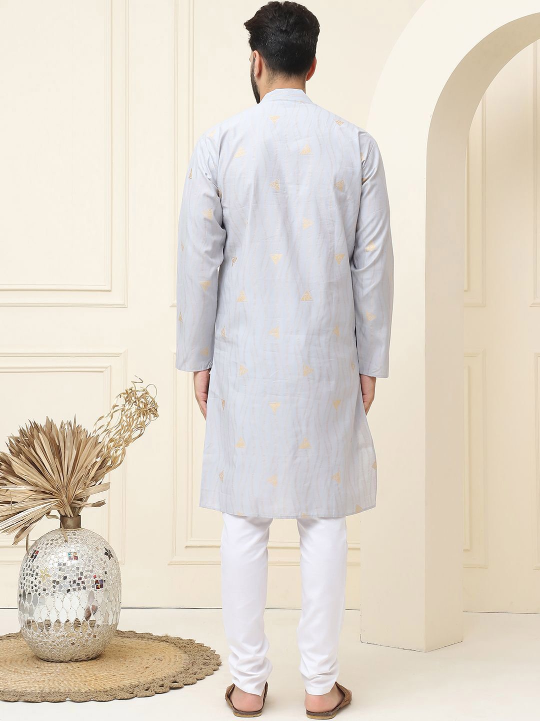 SOJANYA Geometric Woven Design Mandarin Collar Silk Cotton Straight Kurta dengan Piyama