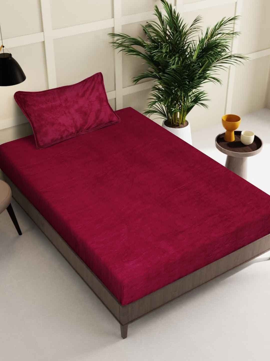 Myntra Elegant Homes Red Woolen 300 TC Single Bedsheet with 1 Pillow Covers- 225X150 cm