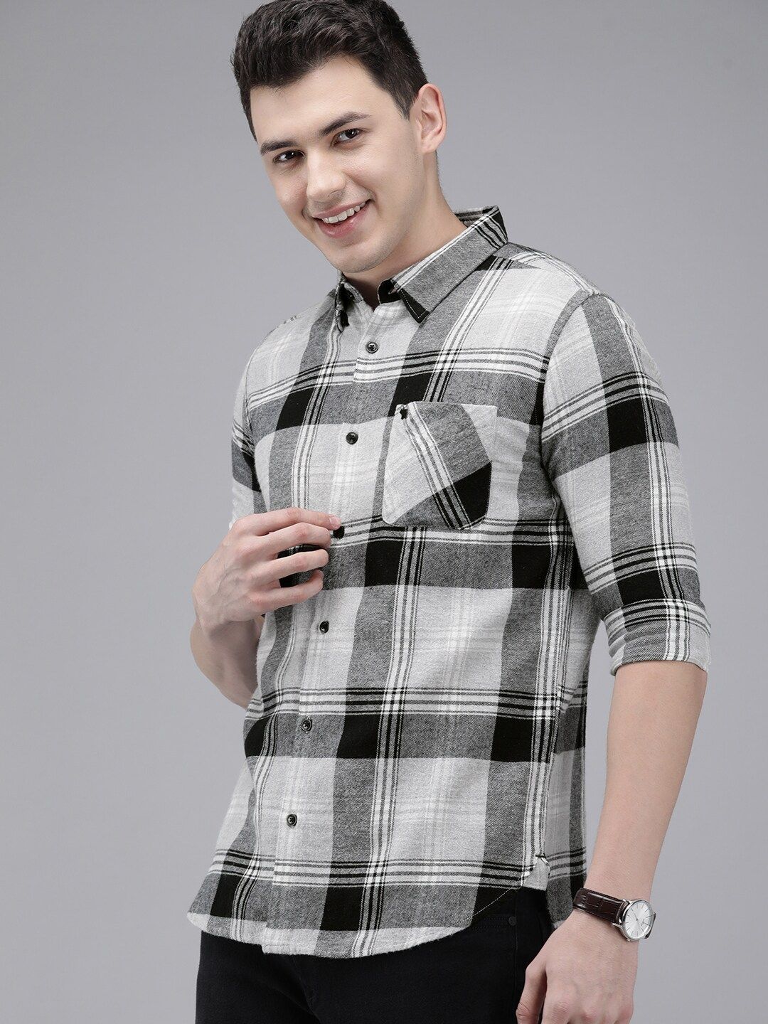 THE BEAR HOUSE Men Grey & Black Pure Cotton Classic Slim Fit Checked Casual Flannel Shirt