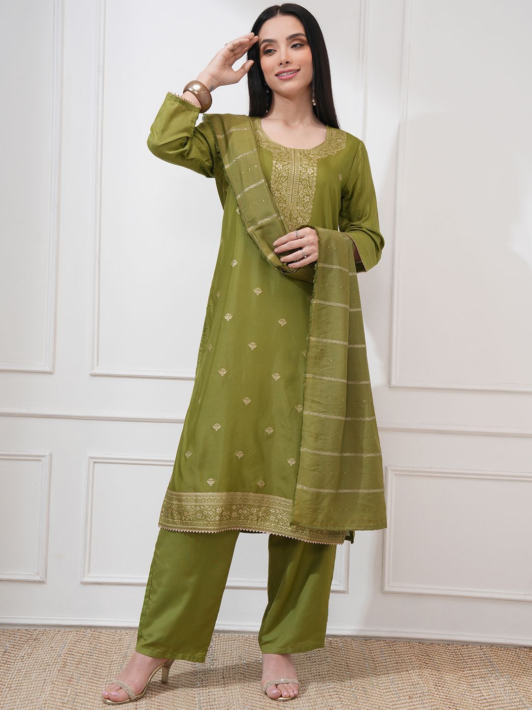 Vishudh Women Straight Jacquard Kurta With Bottom & Dupatta