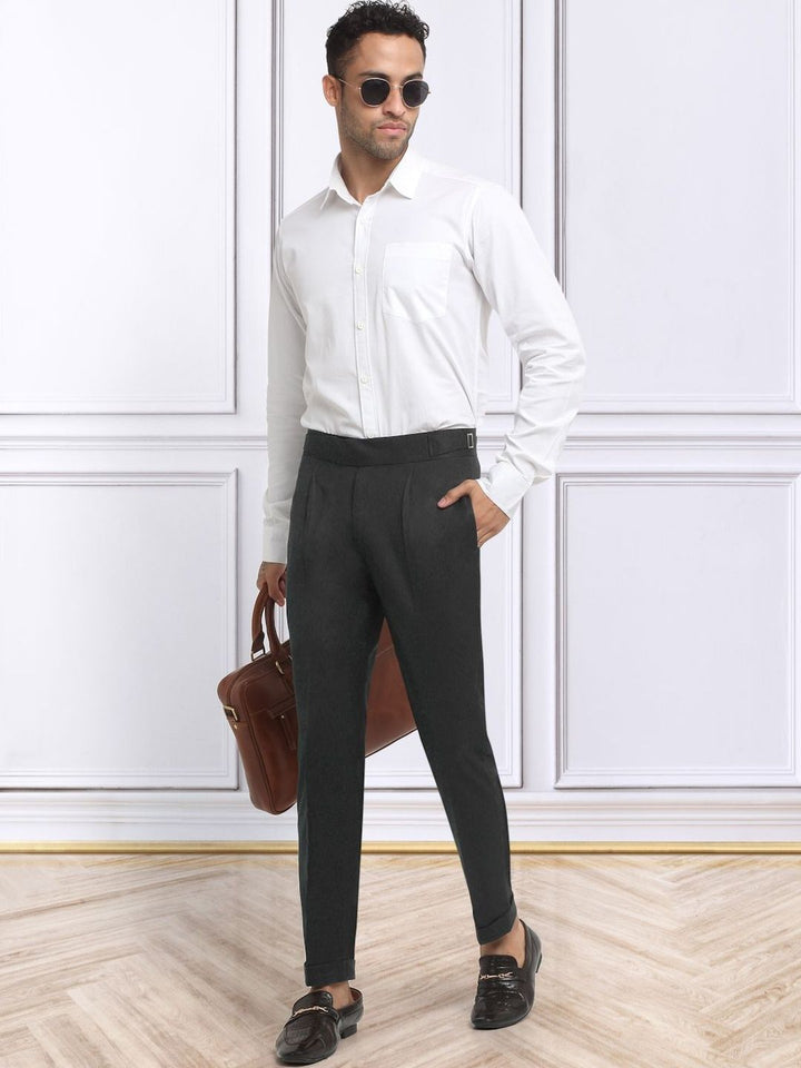 KLOTTHE Men Textured Slim Fit Easy Wash Pleated Trousers