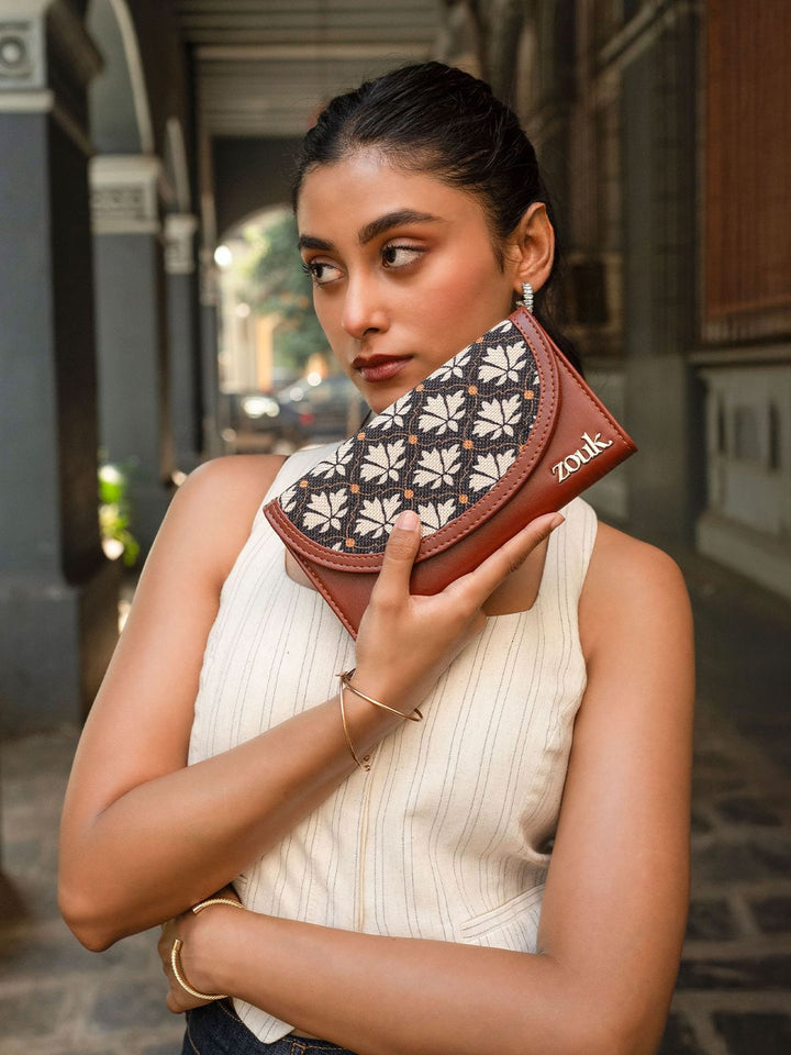 Zouk Wanita Bidri Kaiser Kyra Flap Wallet
