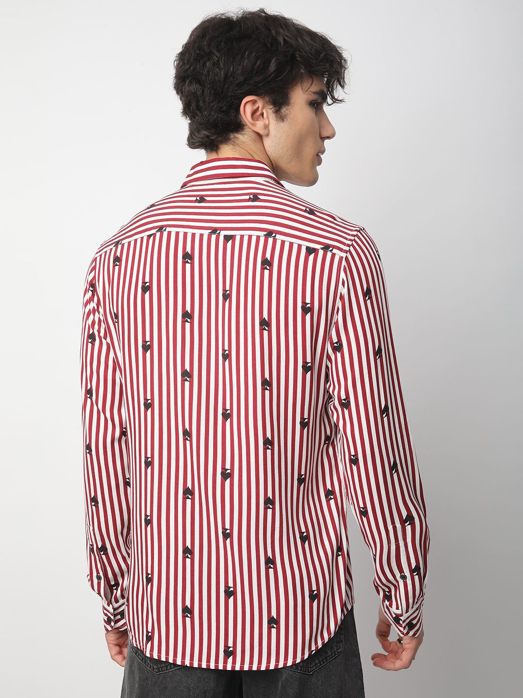 VASTRADO Men Classic Spread Collar Vertical Striped Slim Fit Casual Shirt