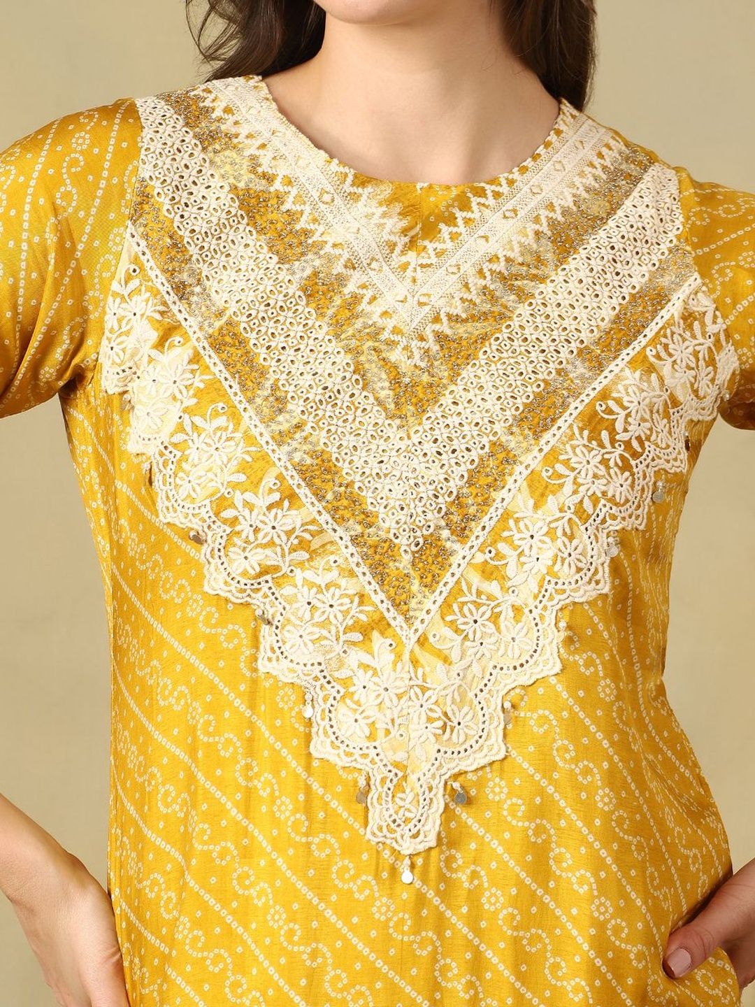 Mamicha Women Leheriya Dyed Regular Thread Work Kurta with Dhoti Pants