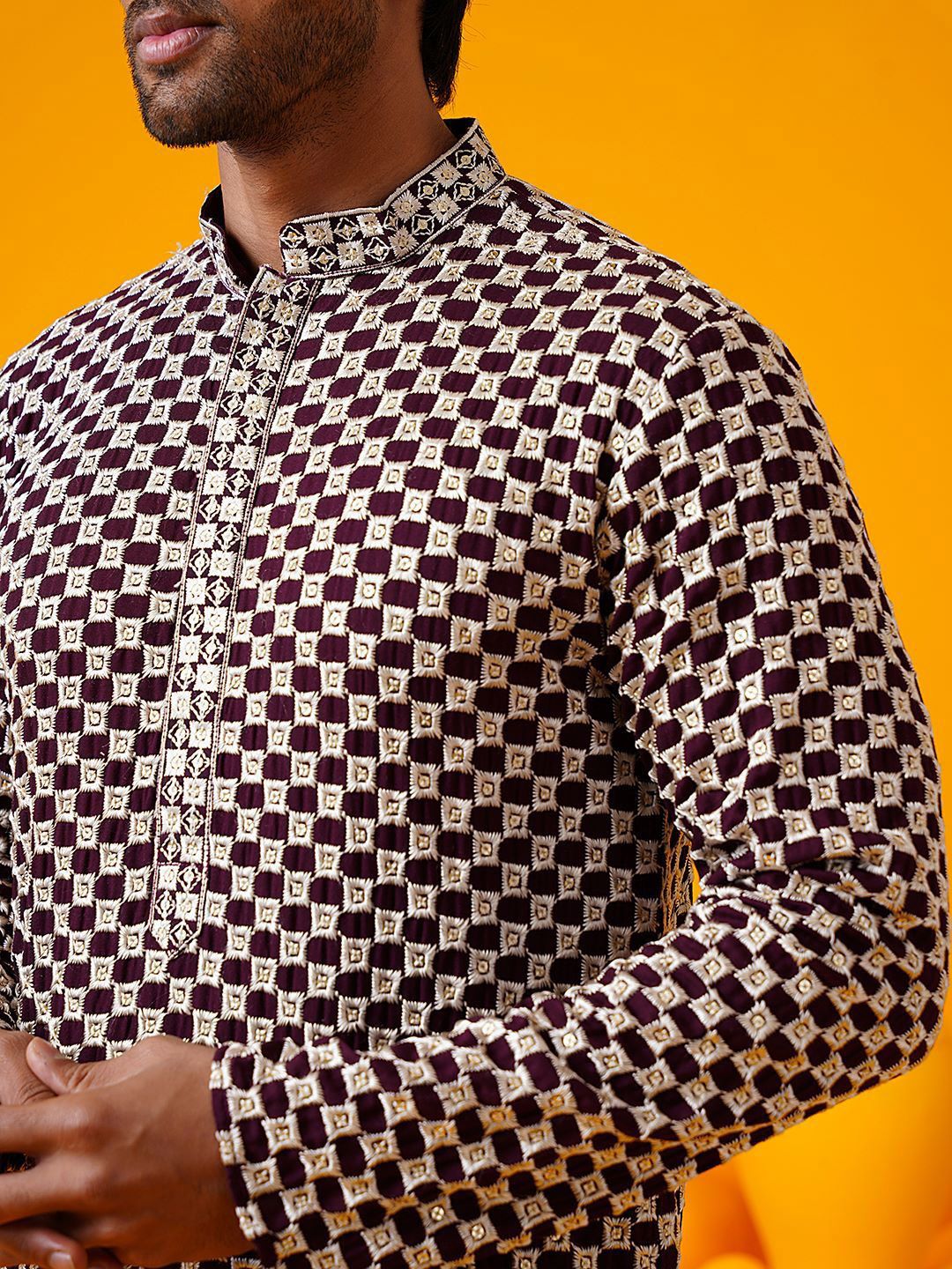 SOJANYA Men Geometric Embroidered Mandarin Collar Thread Work Straight Kurtas