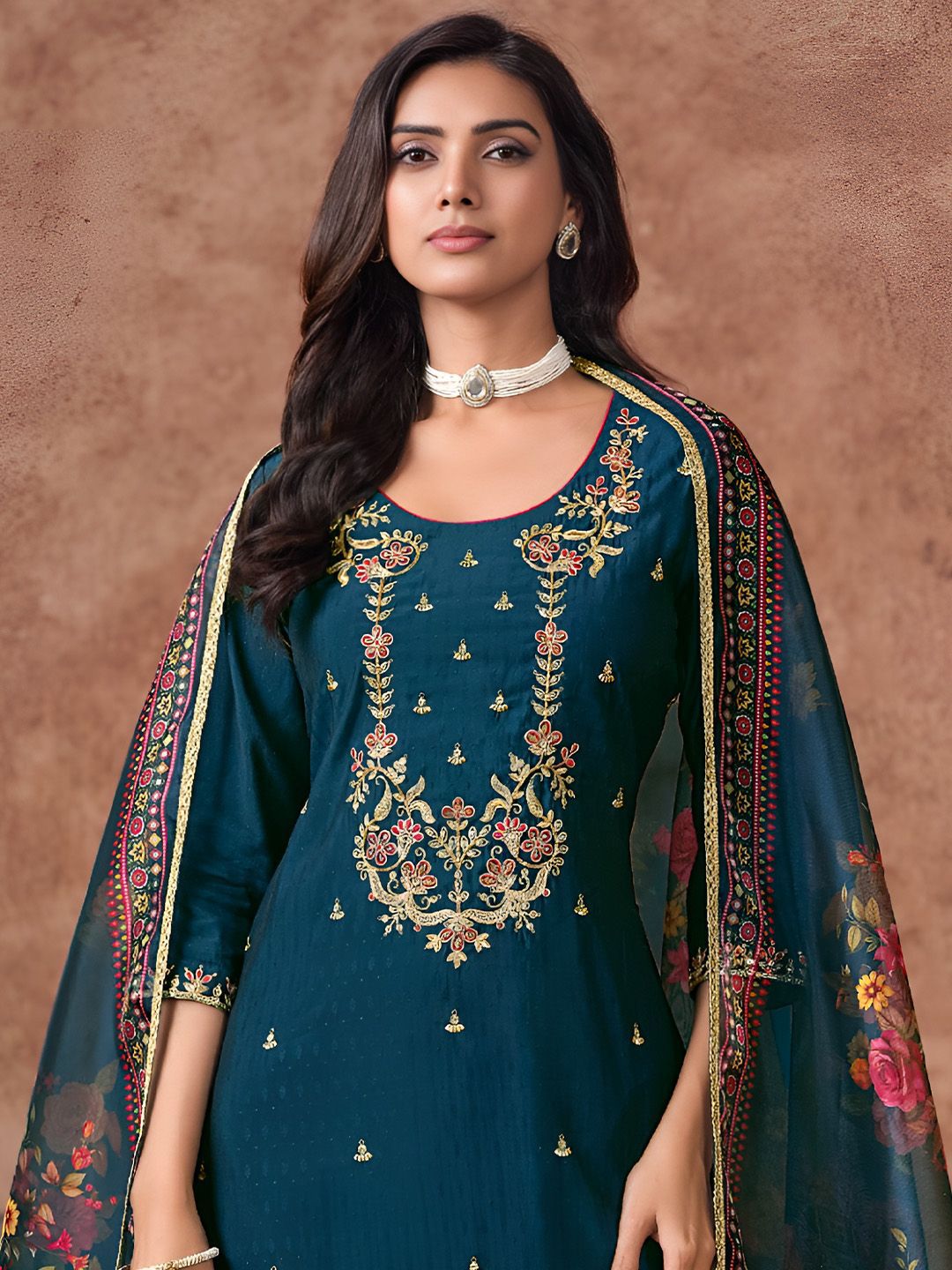 Varanga Women Floral Embroidered Regular Thread Work Kurta with Trousers & With Dupatta
