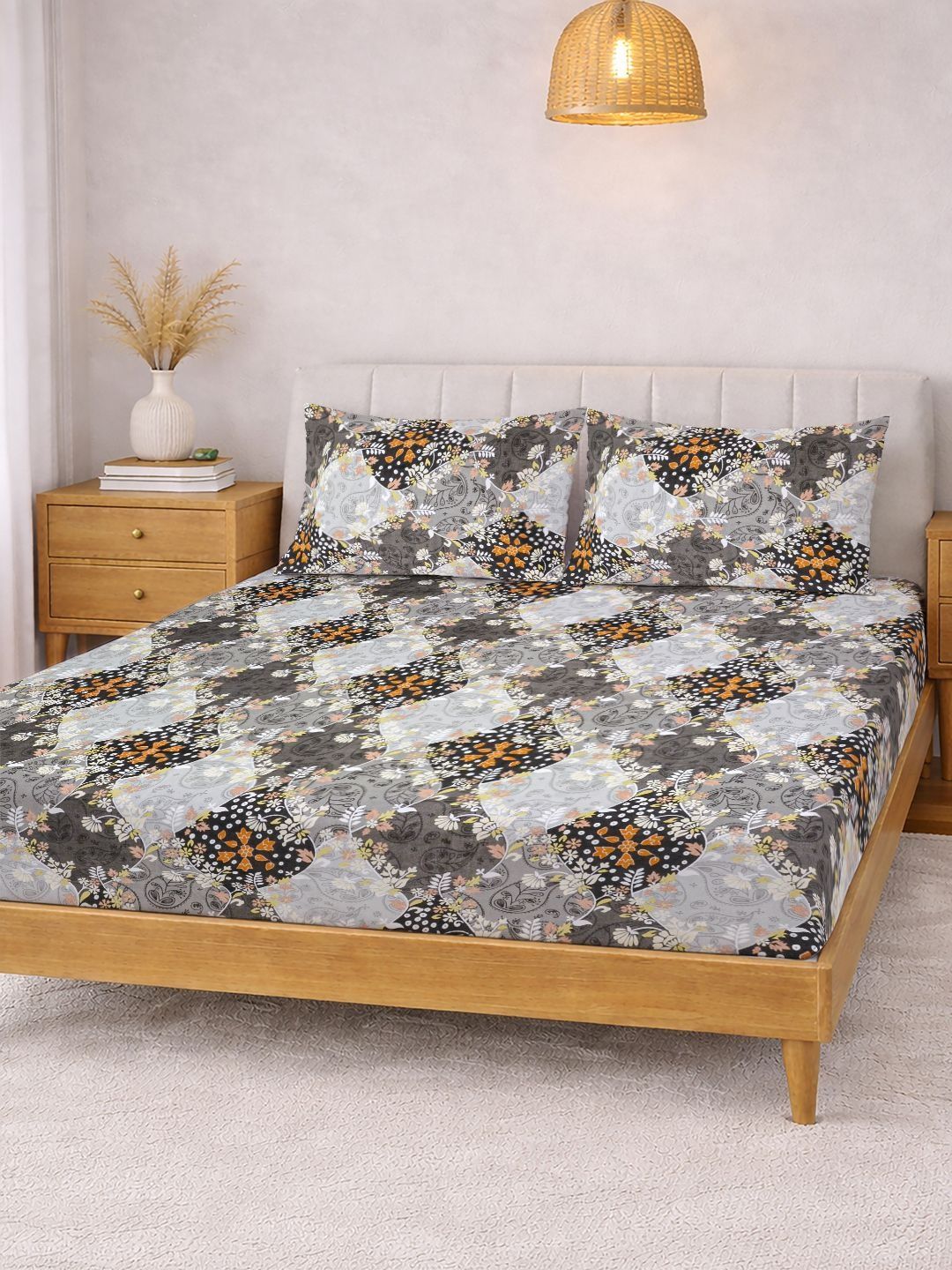 KLOTTHE Grey Floral Printed 300 TC King Bedsheets