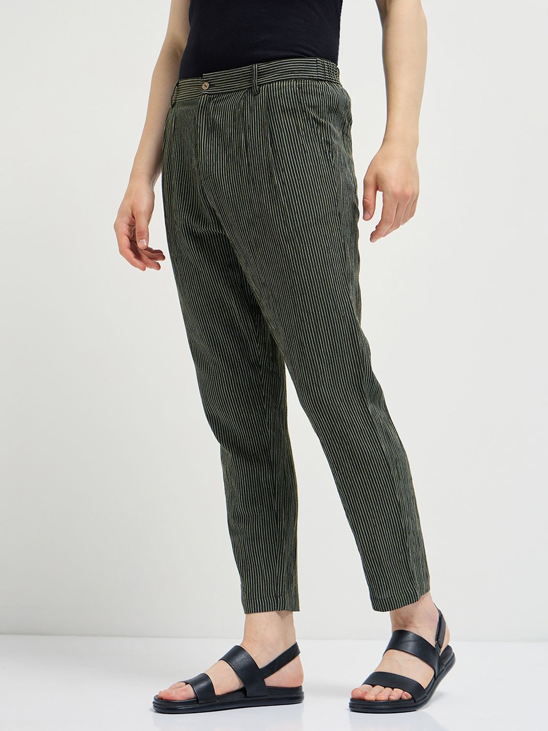 THE BEAR HOUSE Men Striped Slim Fit Pleated Trousers