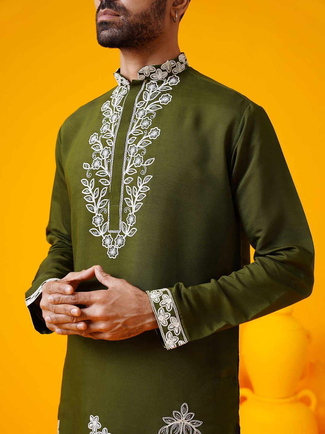 SOJANYA LUXE Floral Embroidered Mandarin Collar Straight Kurta With Trouser