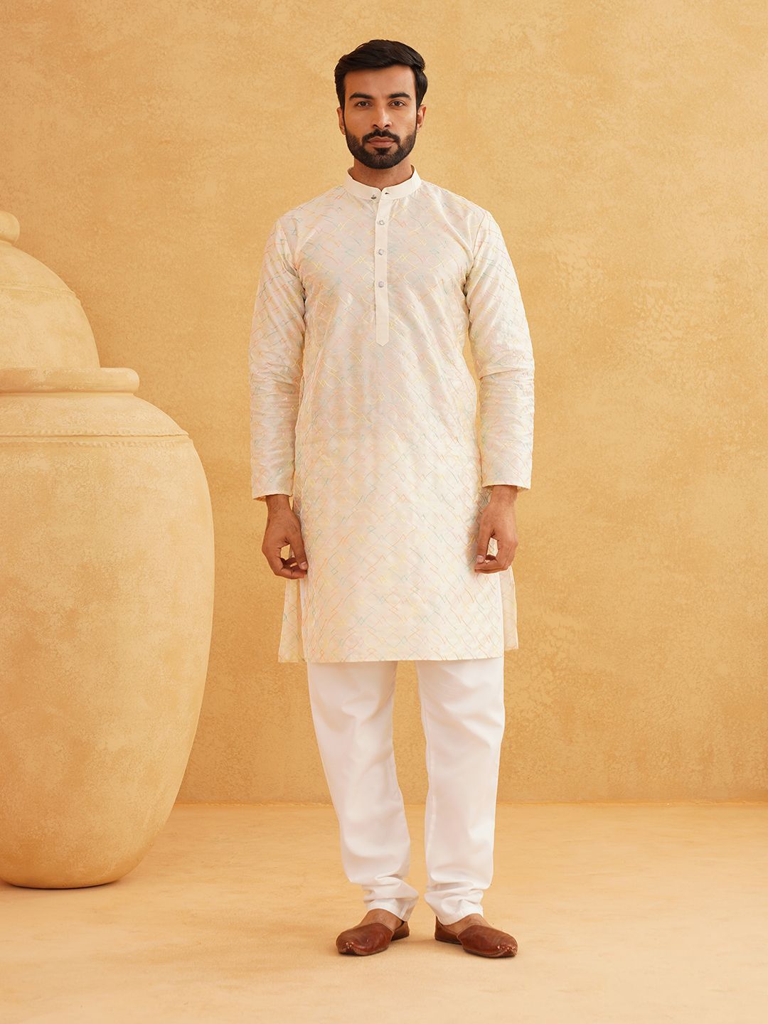 SOJANYA Motif Etnik Sulam Benang Kerja Kolar Kurta Lurus Dengan Churidar