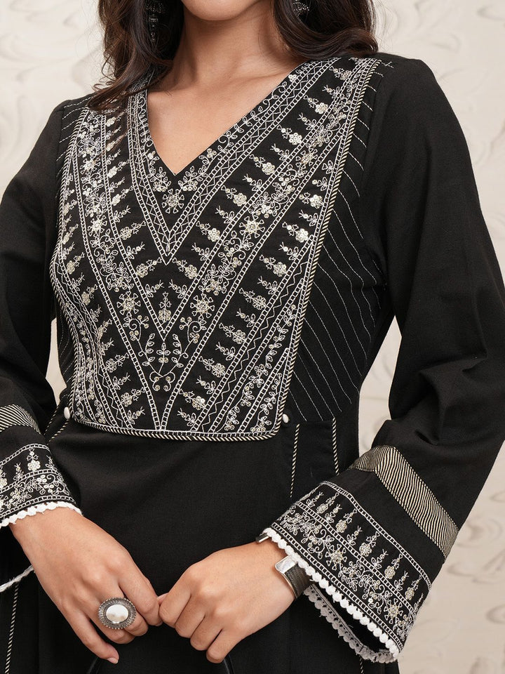 Vishudh Floral Embroidered Panelled Sequinned Pure Cotton Kurta With Trousers