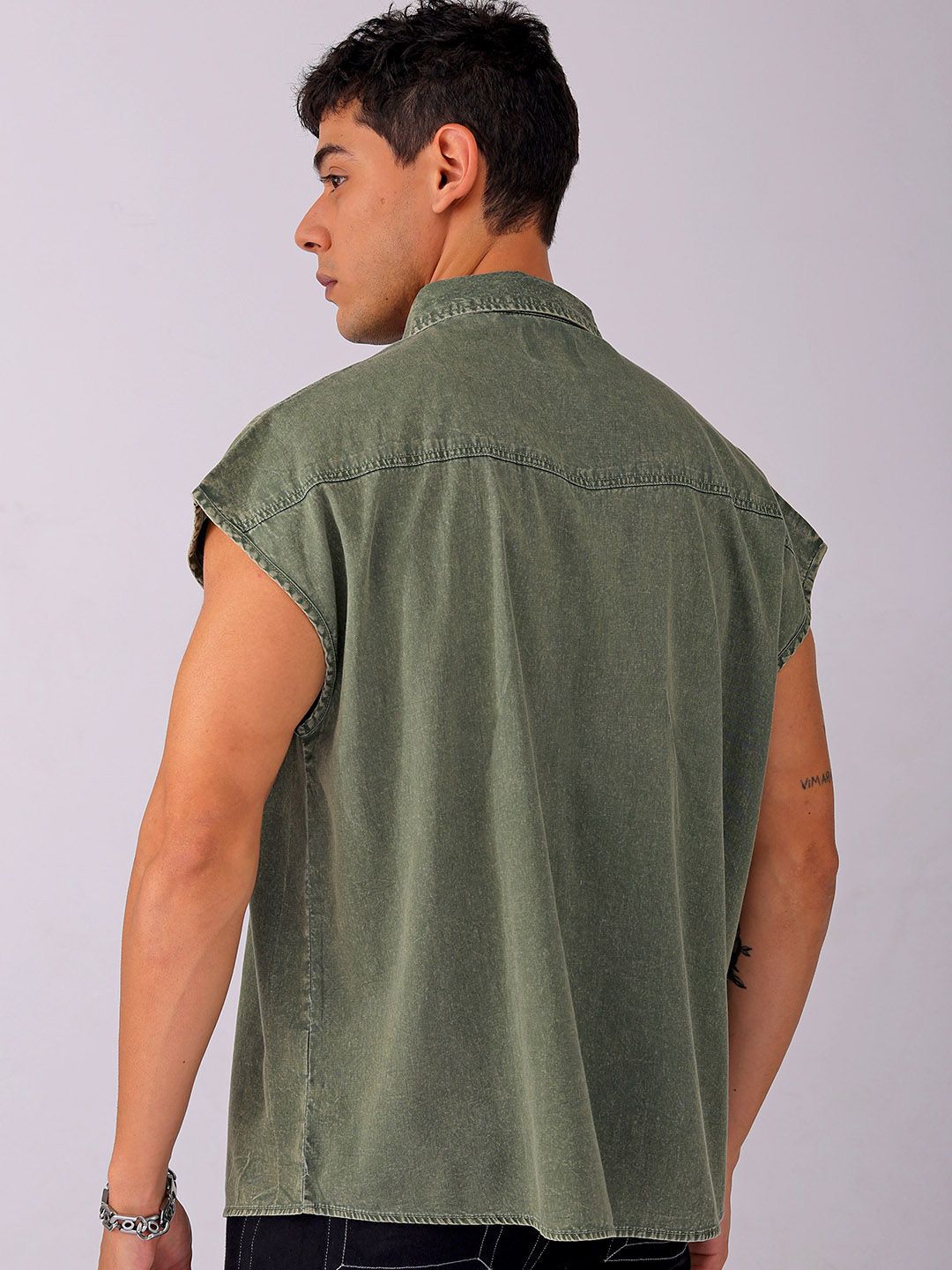 The Indian Garage Co Men Spread Collar Solid Cotton Boxy Casual Shirt