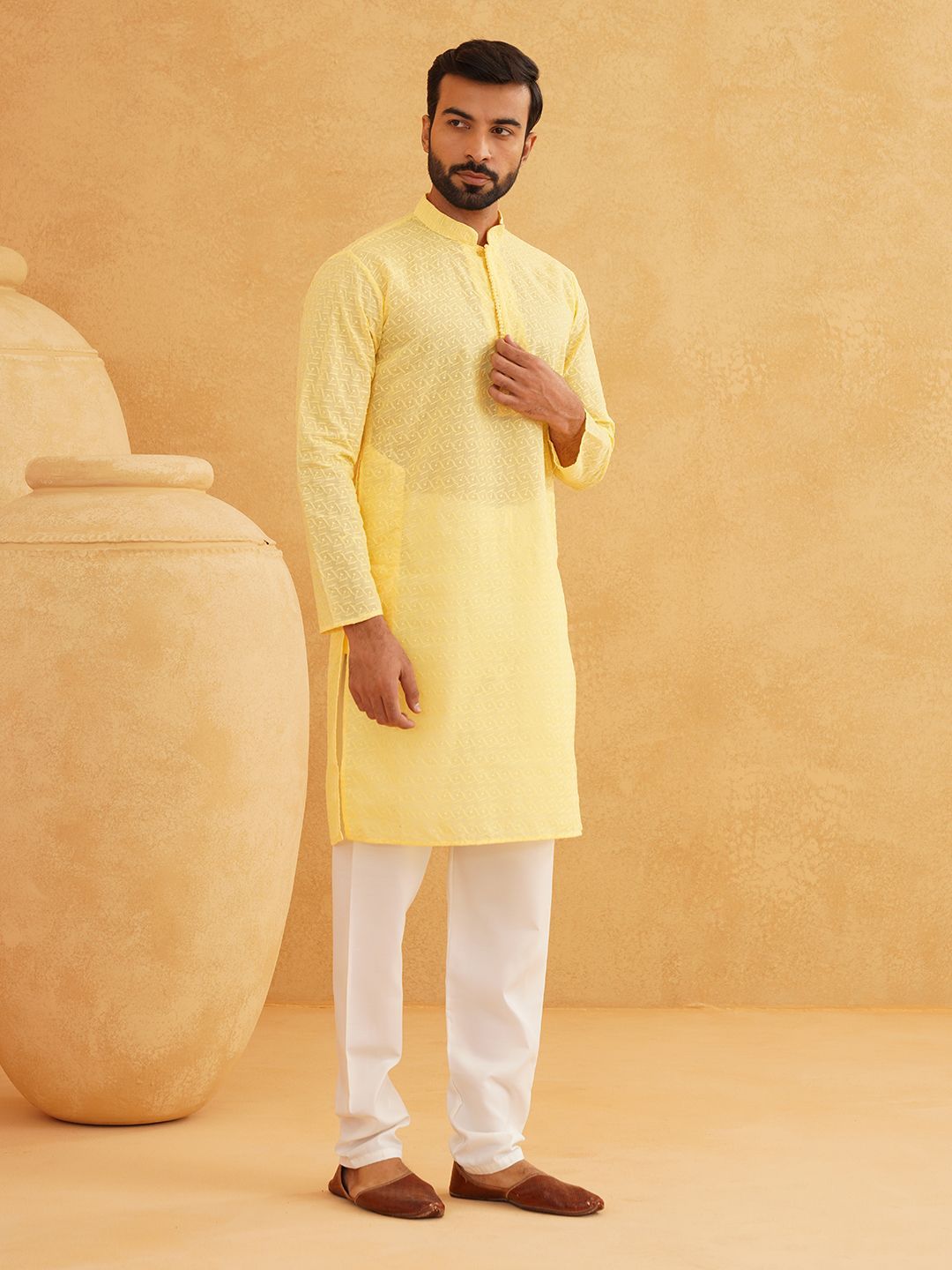 SOJANYA Geometric Embroidered Thread Work Mandarin Collar Pure Cotton Straight Kurta