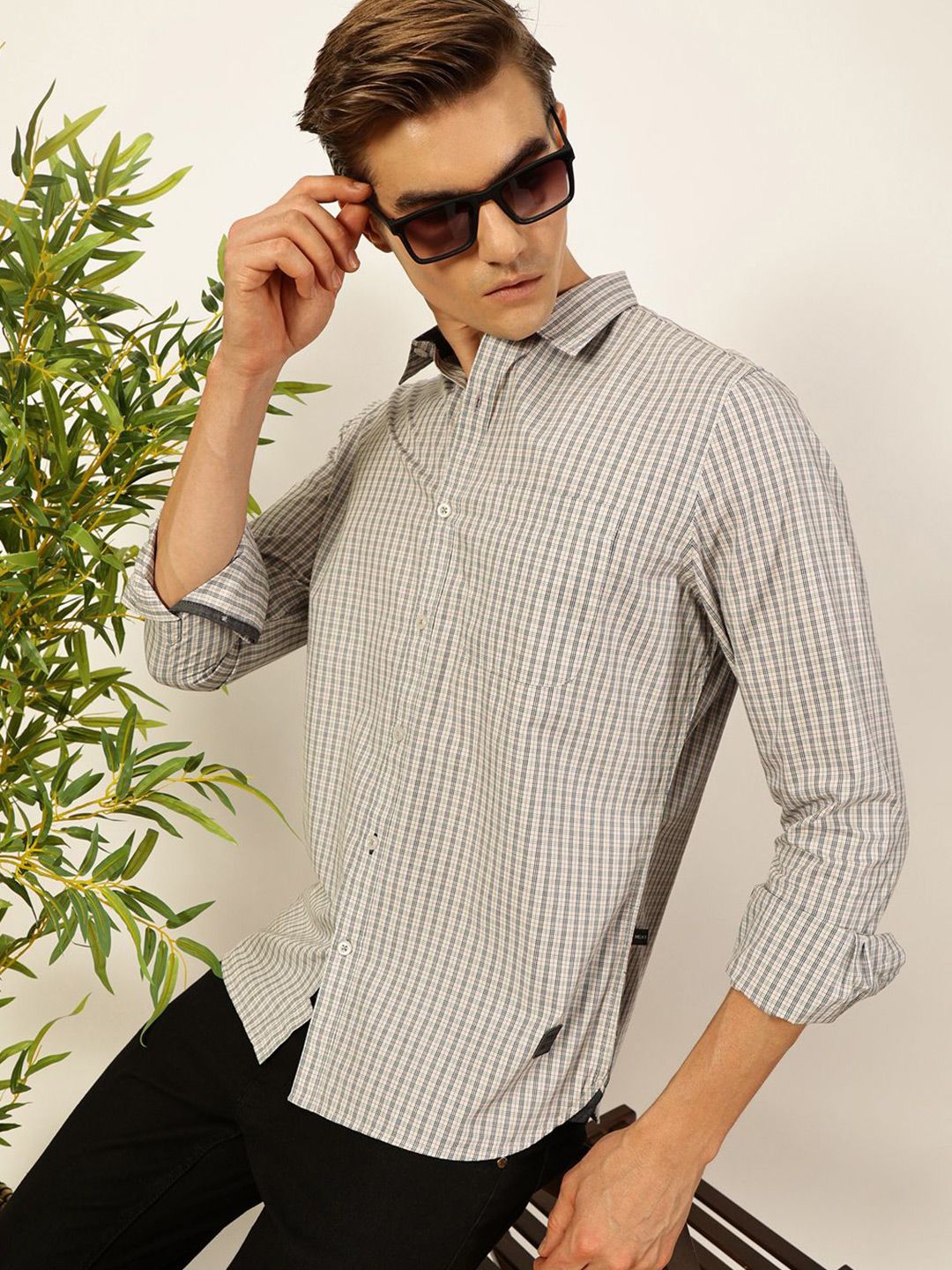 Thomas Scott Men Smart Spread Collar Micro Checked Cotton Slim Fit Casual Shirt