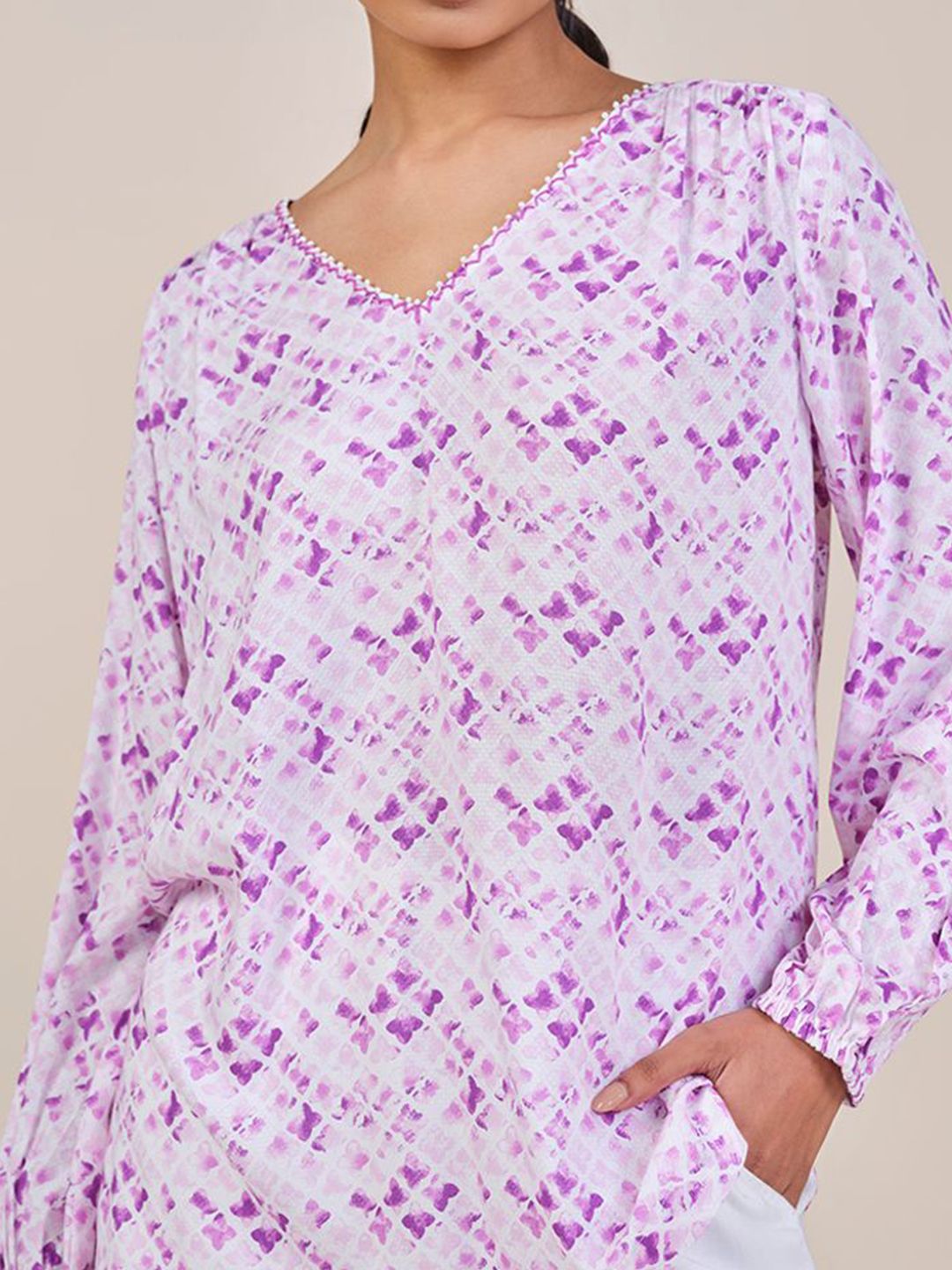 Global Desi Women Lavender V Neck Long Sleeves Floral Print Top