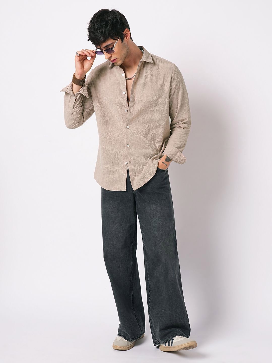 VASTRADO Classic Textured Seersucker Cutaway Collar Slim Fit Shirt