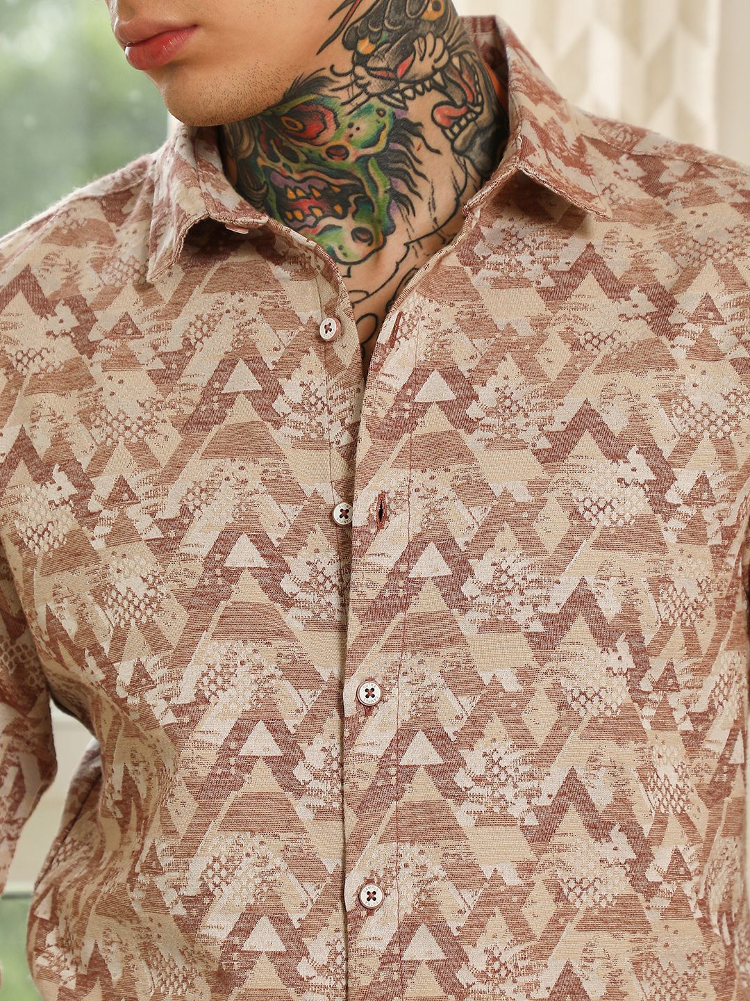 Campus Sutra Comfort Chevron Printed Spread Collar Casual Shirt