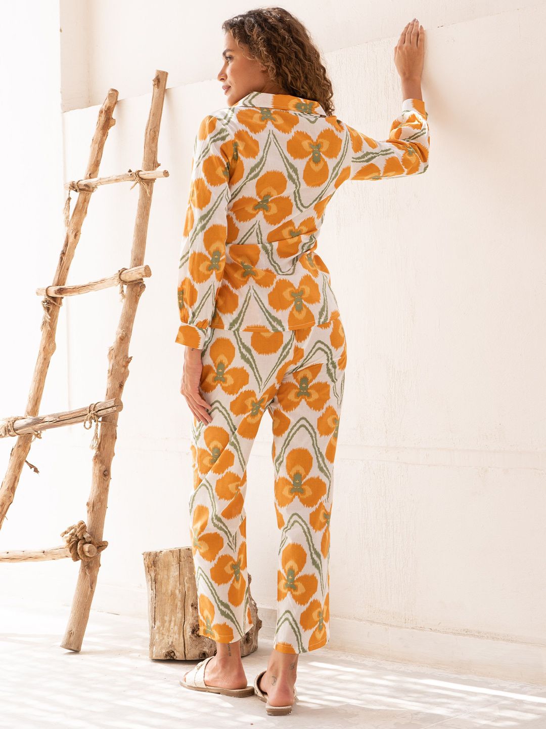 SANSKRUTIHOMES Floral Printed Pure Cotton Shirt With Trousers