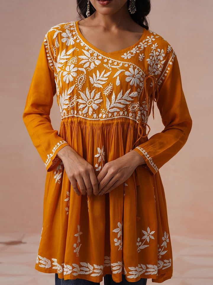 House of Chikankari Women Floral Embroidered Chikankari Kurta