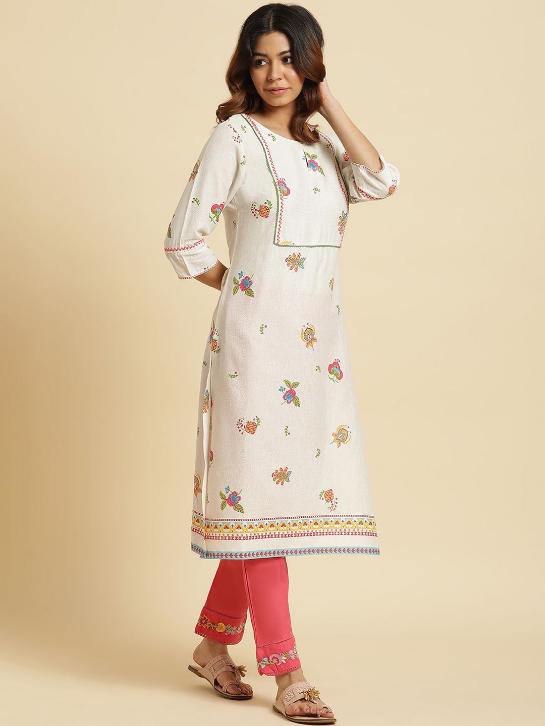 W White Floral Printed Thread Work Straight Kurta