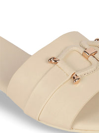Mochi Women Open Toe Flats with Buckles
