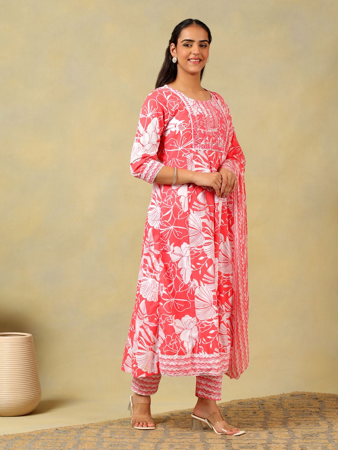 Mamicha Women Floral Printed Regular Mirror Work Pure Cotton Kurta with Trousers & With Dupatta