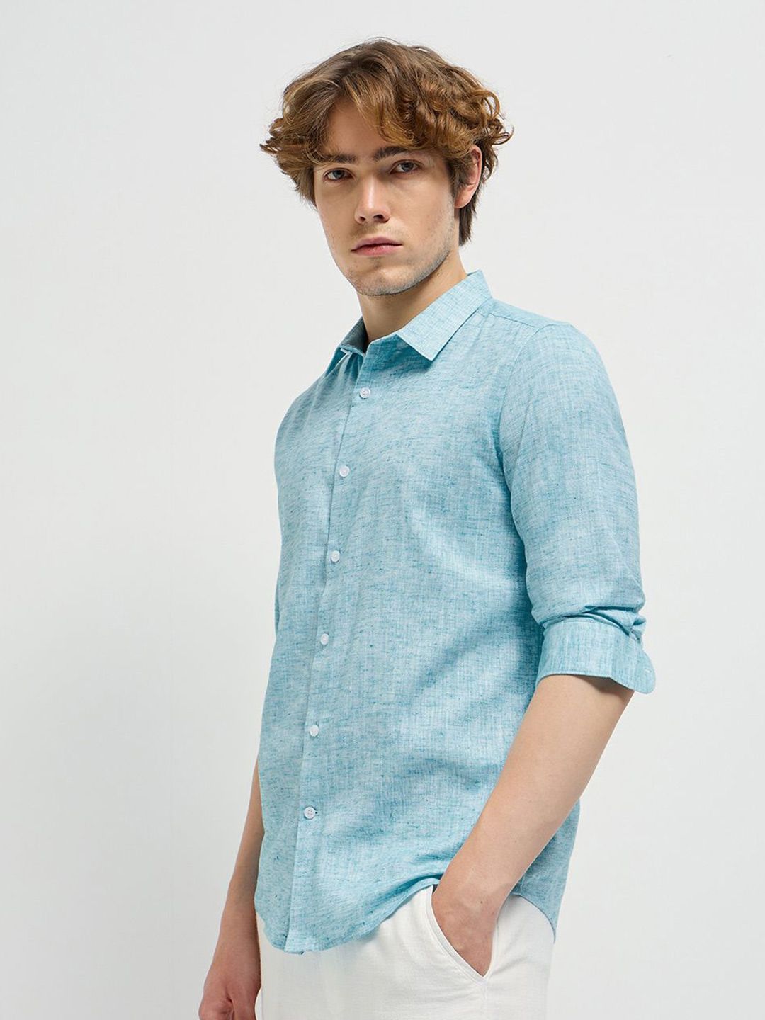 THE BEAR HOUSE Men Spread Collar Solid Casual Shirt