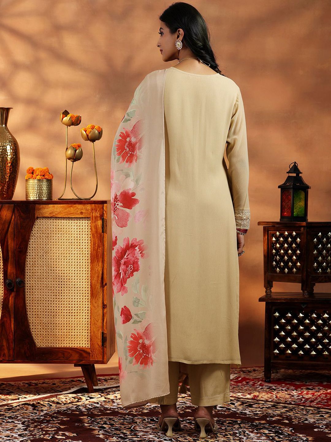 Libas Women Floral Embroidered Regular Thread Work Kurta with Trousers & With Dupatta