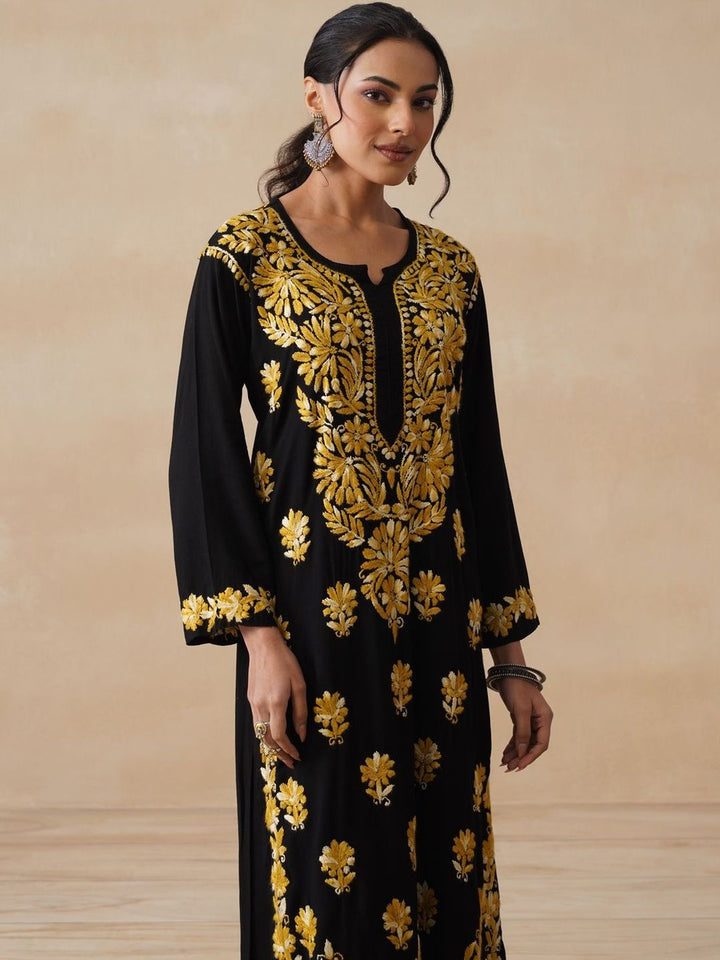 Set Seluar Kurta Motif Etnik Bersulam House of Chikankari