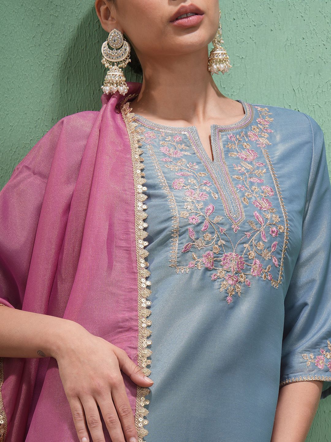 Vishudh Women Floral Embroidered Regular Thread Work Kurta with Trousers & With Dupatta