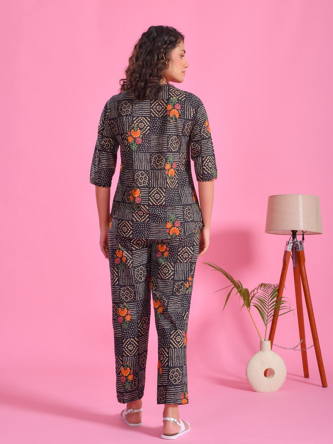 SANSKRUTIHOMES Women Printed Pure Cotton Round Neck Top & Flared Trouser Night suits