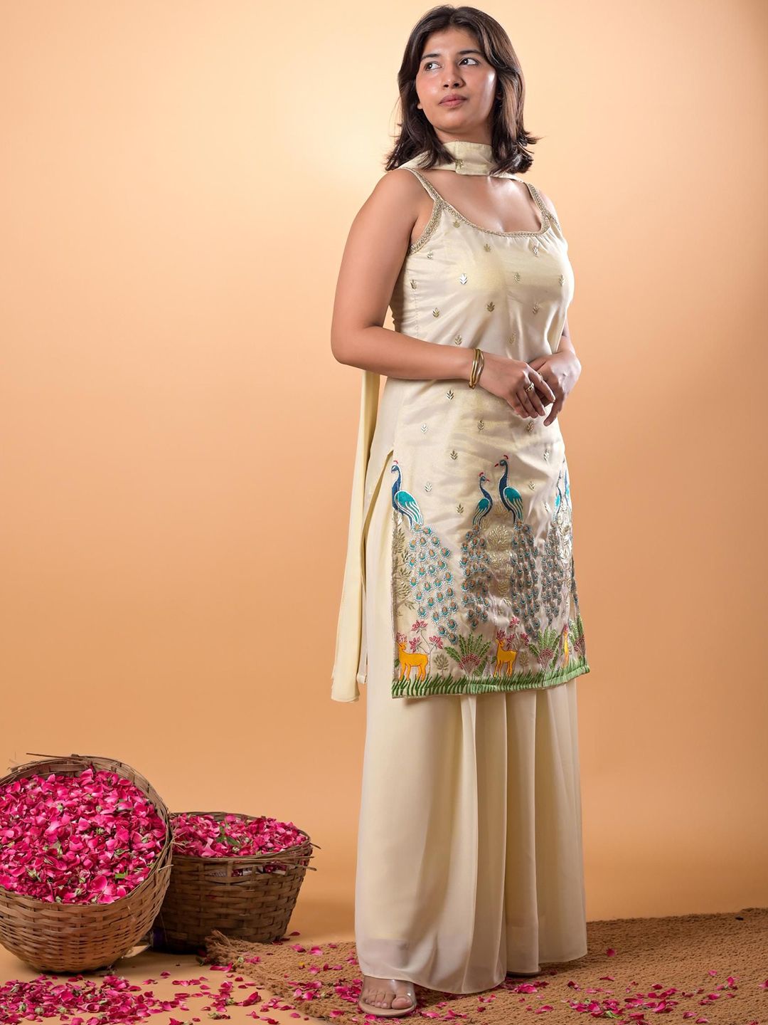Mamicha Women Floral Embroidered Thread Work Pure Cotton Kurta with Palazzos & Dupatta