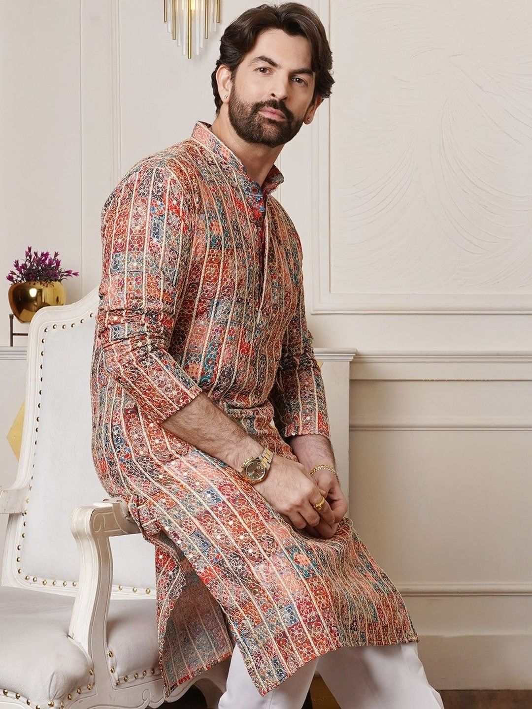 SOJANYA Men Embroidered Thread Work Kurta