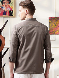 Eszett Contrast Stitch Spread Collar Baju Kasual Kapas Tulen