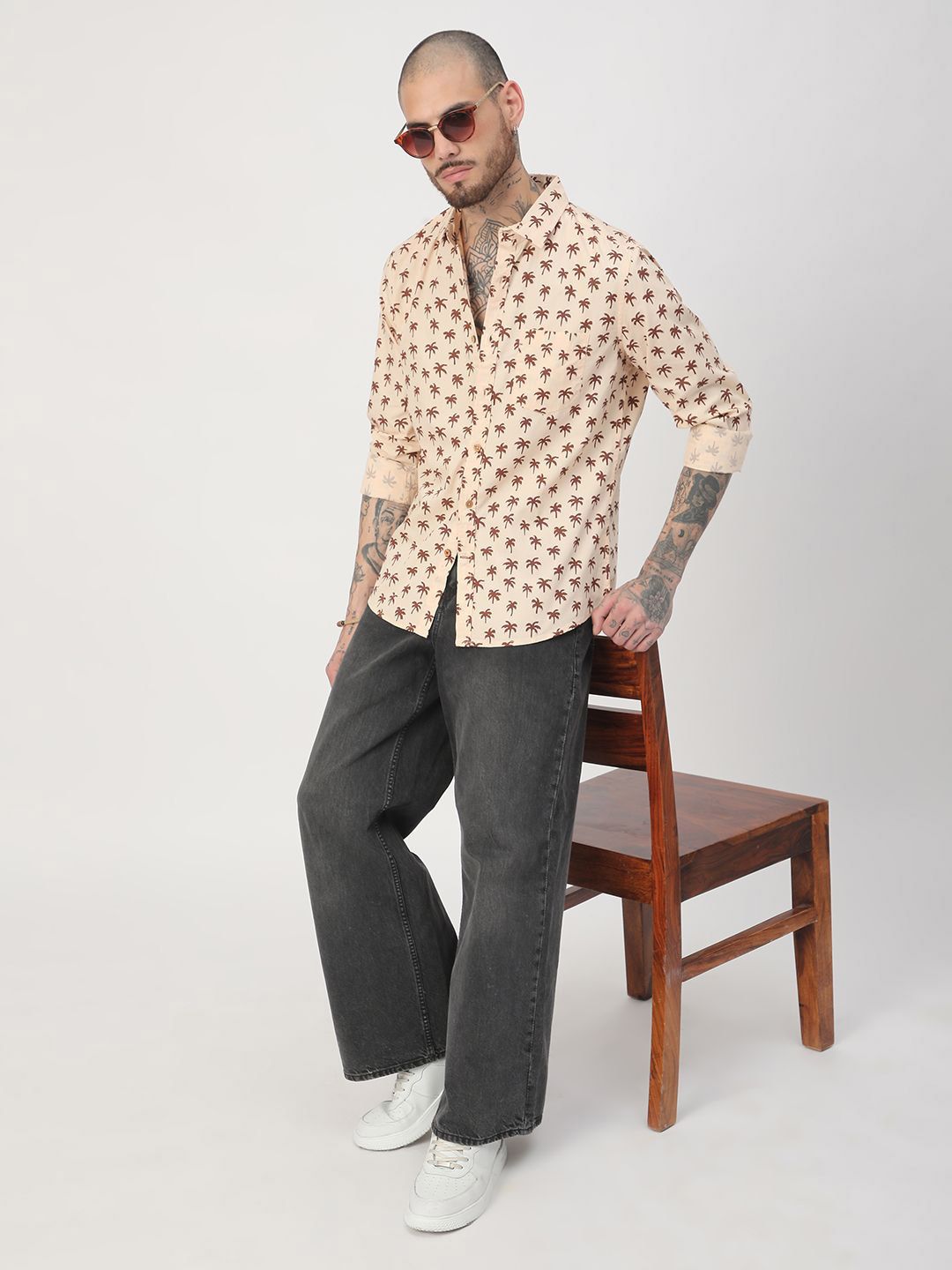 VASTRADO Men Classic Fit Spread Collar Floral Printed Cotton Casual Shirt