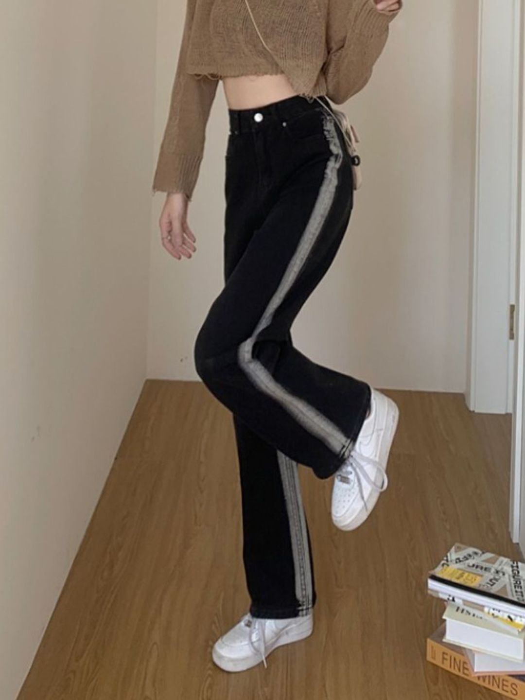 DressBerry Women Straight Fit with Side Striped Jeans