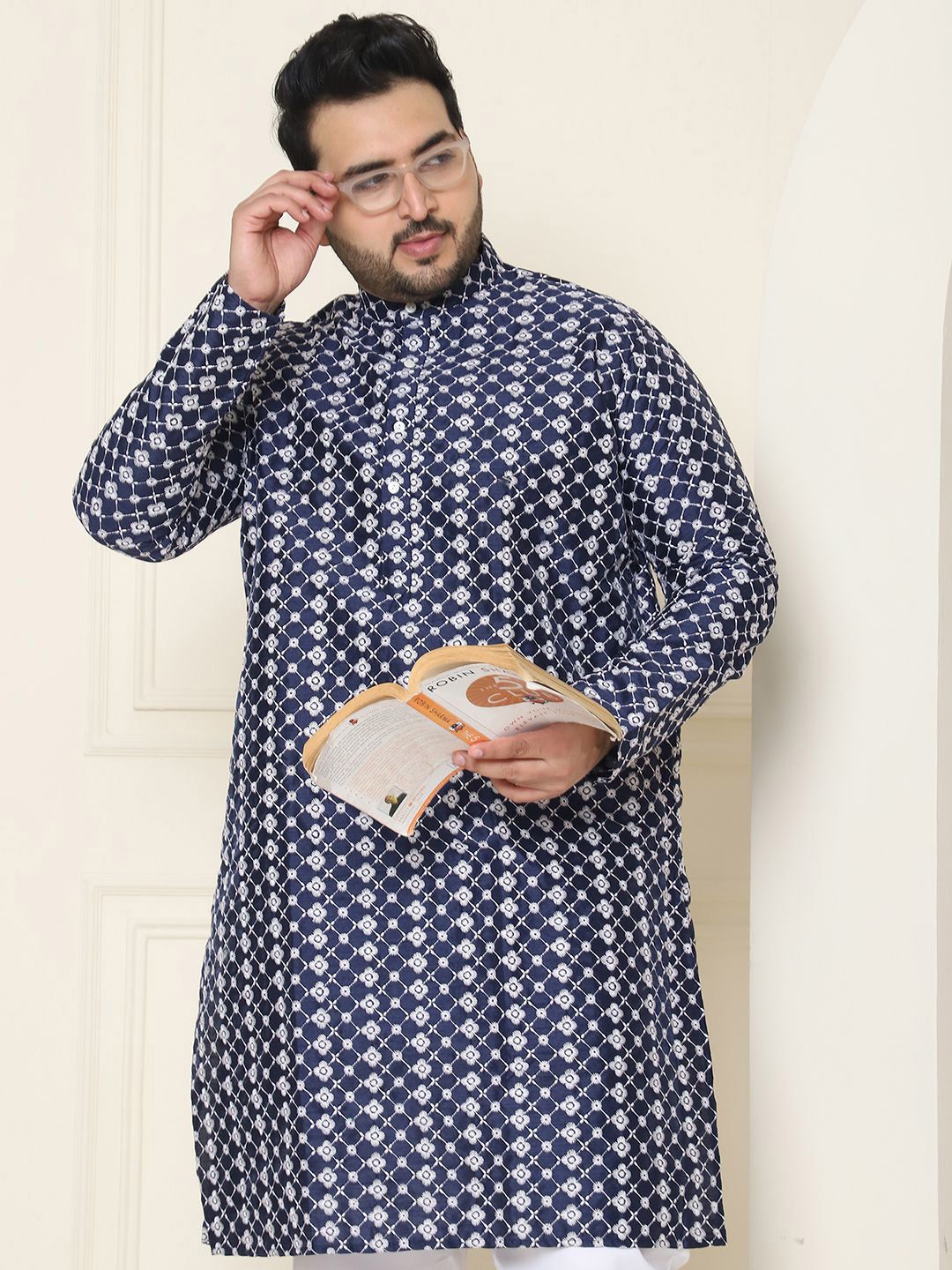 SOJANYA PLUS Ethnic Motifs Embroidered Thread Work Band Collar Straight Kurta With Pyjamas