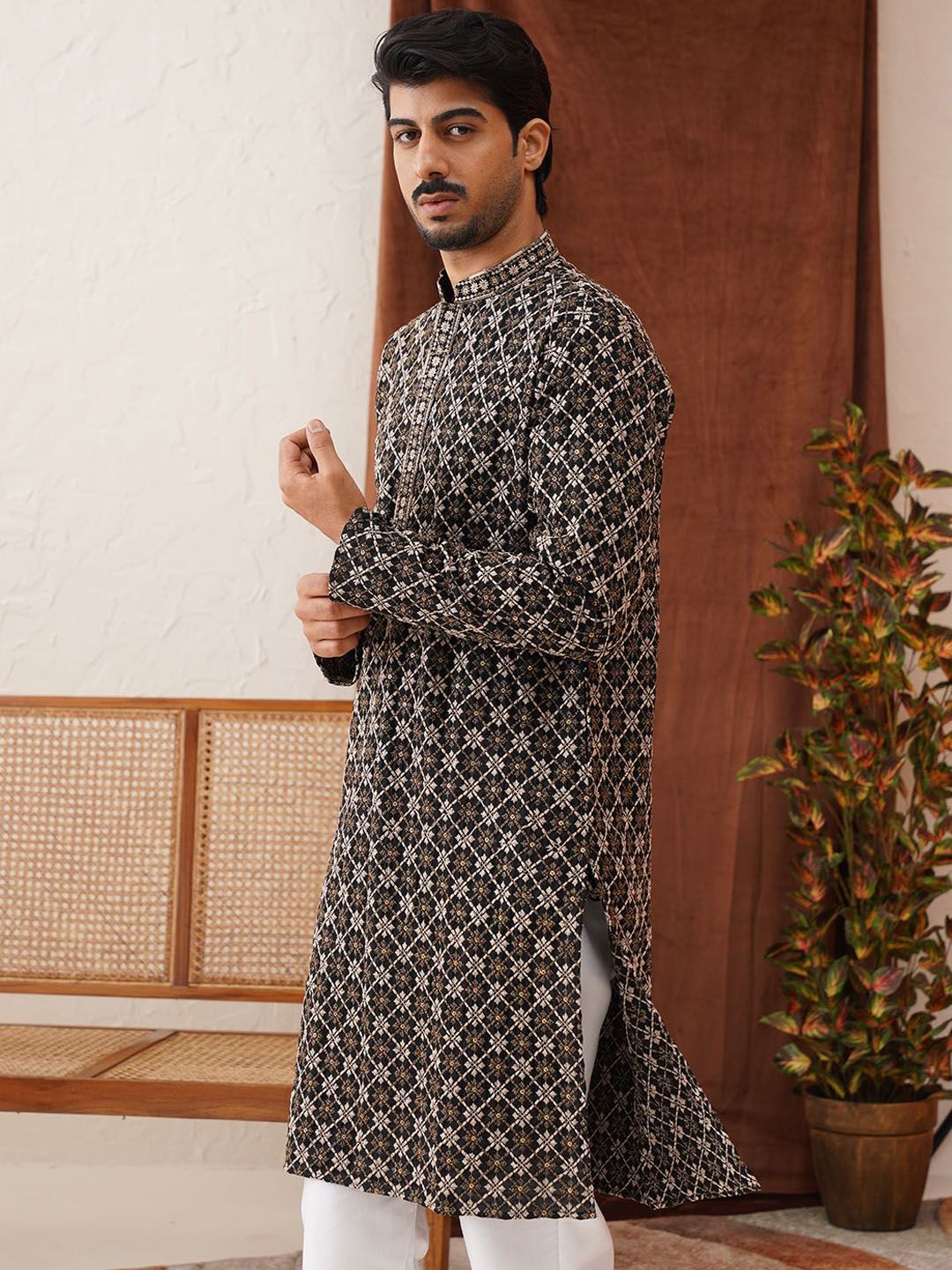 Jompers Men Geometric Embroidered Sequinned Kurta