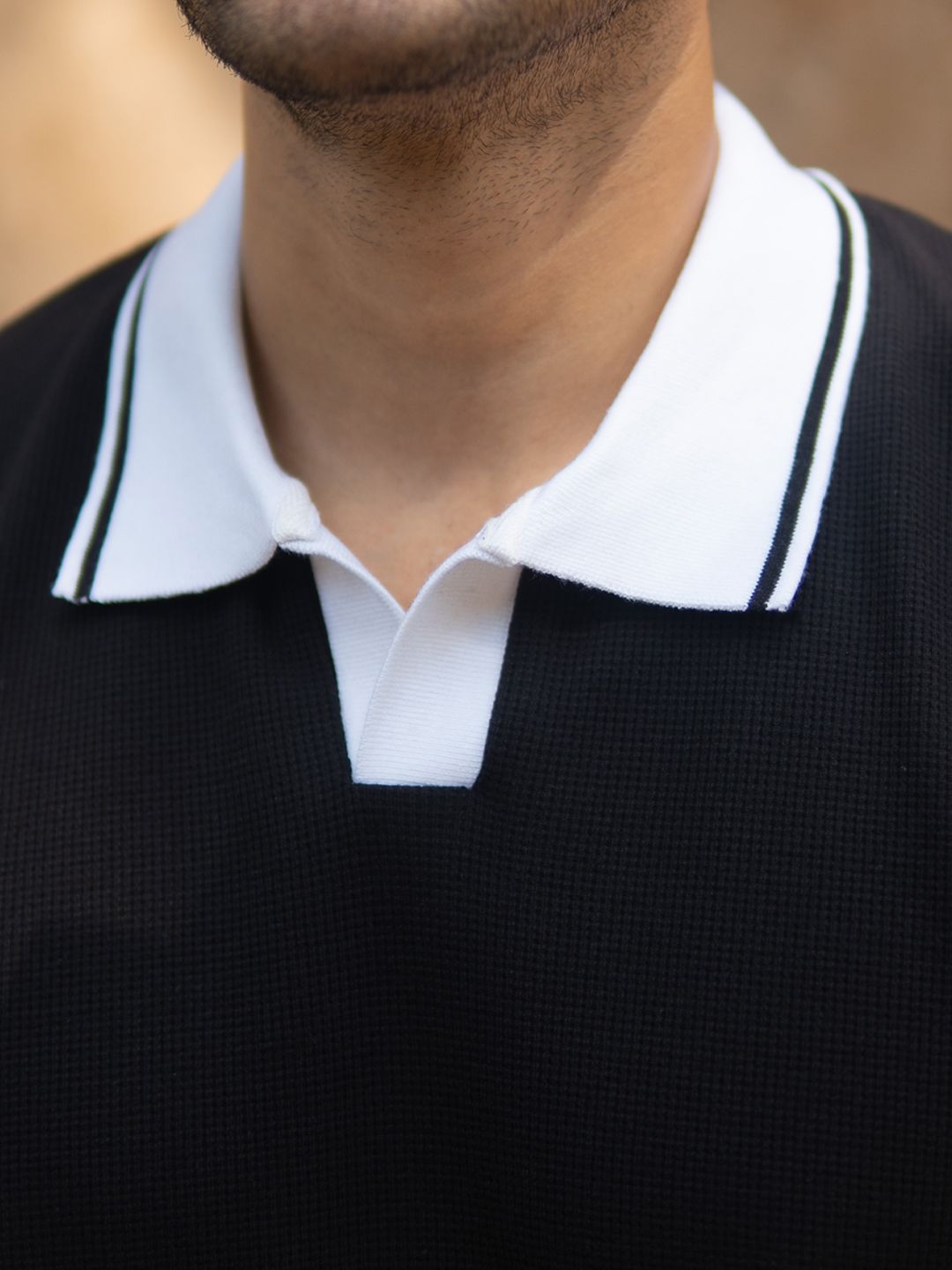 Powerlook Men Black Contrast Collar T-Shirt