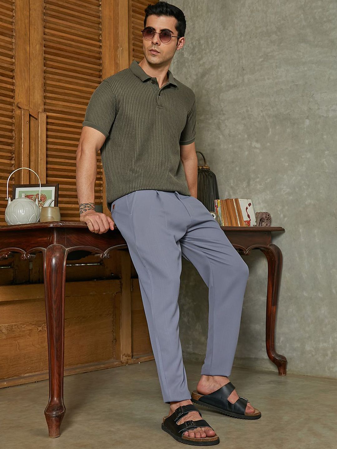 Campus Sutra Men Comfort Relaxed Fit Mid-Rise Trousers
